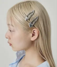 GOLDY プランプ メタル ヘアー クリップ & ヘアピンのサムネイル