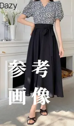 花柄トップスの黒ロングワンピース