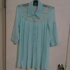 CECIL McBEEミントグリーンのレースシャツ