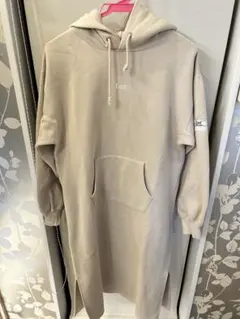 美品　Lee フード付きロングワンピース ベージュ厚手裏起毛　ロゴ刺繍タグ付　Ｍ