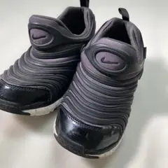 Nike ダイナモフリー　　 黒/グレー 22センチ