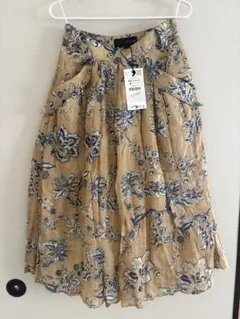 【新品タグ付き】ZARA ザラ ラミー100% 花柄フレアスカート XSのサムネイル