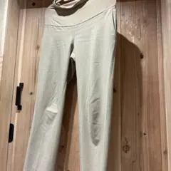 ベージュ マタニティパンツ ウエストゴム