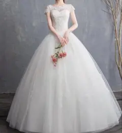 【4点セット】ウェディングドレス　パニエ・ベール・グローブ付き