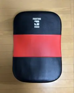 【新品】FIGHTING ROAD キックミット ボクシング パンチングミット