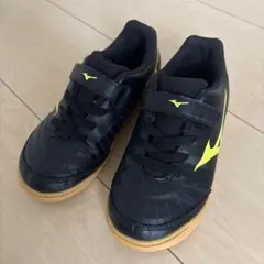 フットサルシューズ　キッズ　19センチ　ミズノ　男女