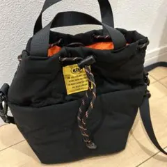 kiu パデッドポケッタフルミニバッグ