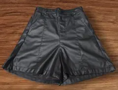 レザー ボトムス