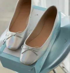ロペピクニック　シルバー リボン付きバレエシューズ