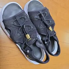 ナイキ エアマックスココ 黒×白のサムネイル