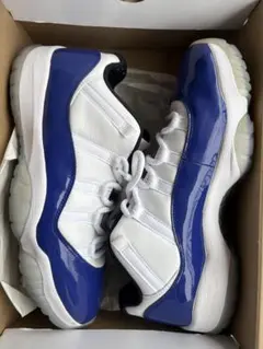 Nike Air Jordan 11 Retro Lowのサムネイル