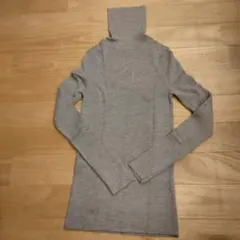 2月末出品終了　エクストラファインメリノリブタートルネックセーター