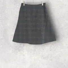 フレアスカート　ひざ丈　Aライン　モノトーン　ブラック　ホワイト　S