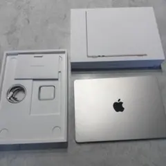 Apple MacBook Air スターライト 16G 512G M3チップ