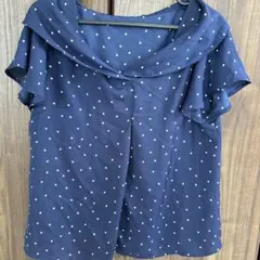 Mサイズ紺色水玉フリルトップスのサムネイル