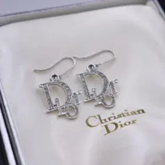 美品❁︎ クリスチャンディオール♡トロッター ピアス ヴィンテージ シルバーカラー