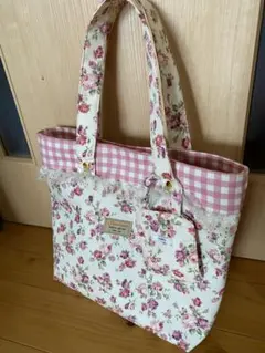 ハンドメイド A4対応トートバッグ ミニポーチ付き レースとゴールドカシメ使用のサムネイル