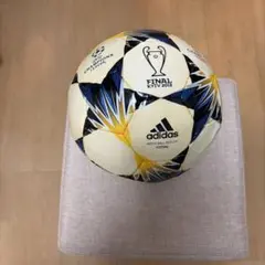 フットサルボール　4号　チャンピオンズリーグ球　アディダス