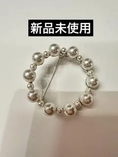 シルバー パール風ビーズ ブローチ　卒業式　入学式　卒園　入園　新品　未使用