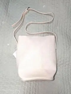 新品未使用　アイボリー　クロコ型押し ショルダーバッグ