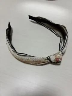 花柄刺繍 カチューシャのサムネイル