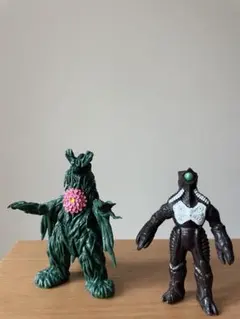ウルトラ怪獣　HG ゴッドジャギラ　ザム星人　ソフビ　2体