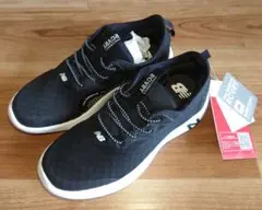 【新品未使用】ニューバランス ジュニアスニーカーリカバリー YARCVBK2