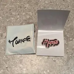 twice モモ ピンバッジ