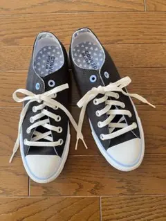 水色 スニーカー