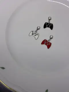 ゲームコントローラー型チャーム 3色セット　Switch
