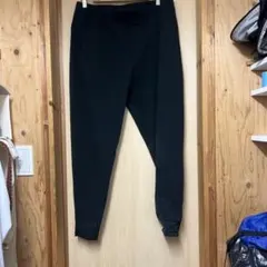 ユニクロ　ウルトラストレッチアクティブジョガーパンツ　黒XL