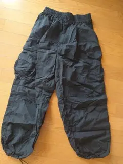 ブラック ナイロン カーゴパンツ