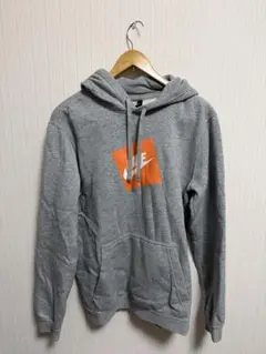 Nike グレー フード付きパーカー　Lサイズ