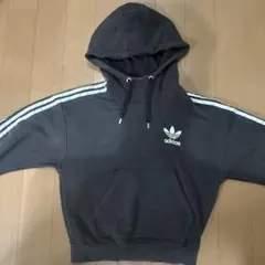 に*様様 「激安オークション」adidas ダークグレー フード付きパーカー