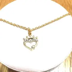 クラウンキラキラハートネックレス