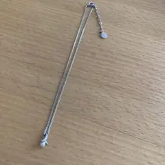 グレージュネックレス