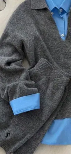 グレー セーターとショートパンツとシャツのセット