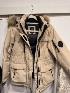 GUESS ベージュ ダウンジャケット　xsのサムネイル