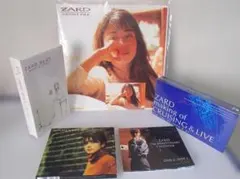 ZARD「ZARD Best Request ～35th…」アクリルキーホルダー - メルカリ