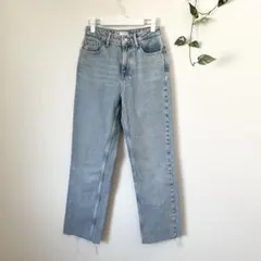 【ZARA】ザラ　カットオフデニム　ストレートデニム　ジーンズ　ライトブルー　綿