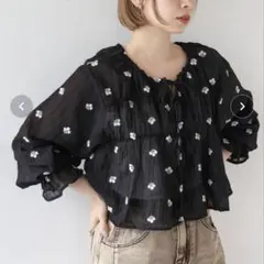tiptop 花刺繍シアーリボンブラウス　ブラックのサムネイル
