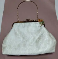 CESTLAVIEアイボリー レース クラッチバッグ