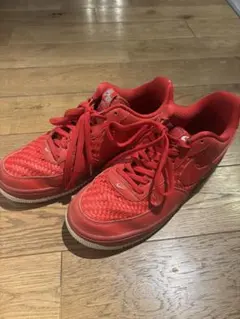 Nike Air Force 1 レッド スニーカー