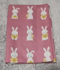 【10%値引き】ウサギプリントの綿生地 ピンク 108 x 103