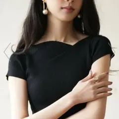 【SAISON DE PAPILLON】新品・未使用　レギュラーネックリブニットのサムネイル