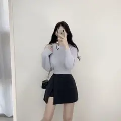 オフショルダー ライトブルー クロップドニット