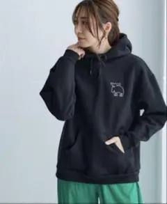 フード付きトレーナー