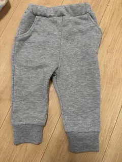 グレーのパンツ 90cm ポケット付き