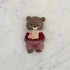 k*a様 羊毛フェルト　ハンドメイド　くまさんブローチ　ベージュマフラー