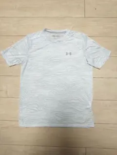 Under Armour Tシャツ